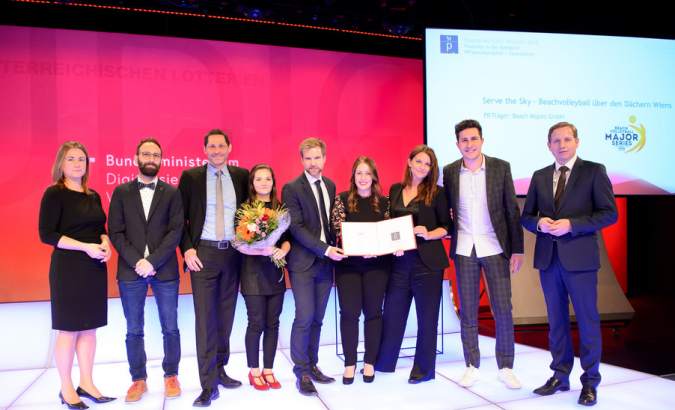 v.l.n.r.: Julia Wippersberg (PRVA Präsidentin), Stefan Mörtl, Reinhard Lischka, Helena Hochleitner, Christopher Schrenk, Christina Strauss, Bettina Herk, Timo Bischof (Beach Majors), DI Michael Esterl (Generalsekretär Bundesministerium f. Digitalisierung und Wirtschaftsstandort) © Martin Hörmandinger/APA-Fotoservice