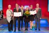 Kategoriesieger Produkt- & Service PR vlnr.: Ingrid Vogl (PRVA-Präsidentin), Jörg Grossauer (Bolton Austria), Sebastian Mayer (Ketchum Publico), Tanja Pfingstl (Bolton Austria), Pepita Adelmann (Ketchum Publico), Vizekanzler Reinhold Mitterlehner (BMWFW).