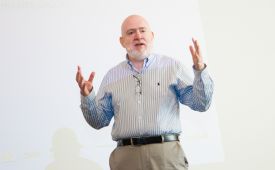 Paul Holmes, Key Note am 2. Österreichischen Kommunikationstag ©Jana Madzigon