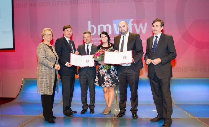 Kategoriesieger Digitale Kommunikation 2015 vlnr.: Susanne Senft (PRVA-Präsidentin), Michael F. Oblasser (Mercedes-Benz Österreich), Bernhard Bauer (Mercedes-Benz Österreich), Nadja Pracher (Pulpmedia GmbH), Robert Bogner (Pulpmedia GmbH), Matthias Tschirf (BMWFW) © PRVA/Jana Madzigon