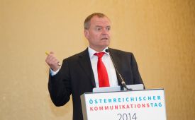 Manfred Spitzer, Key Note am 2. Österreichischen Kommunikationstag ©Jana Madzigon