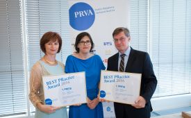 v.l.n.r.: Gabriele Strodl-Sollak (PR-Cluster), Alexandra Kropf (PR-Cluster), Rudolf Ruzicka (WKÖ) © David Bohmann / Manstein