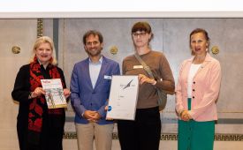 3. Platz Print
v.l.n.r.: Kristin Engelhardt (Juryvorsitzende), Gerald Rücker, Nadja Lessing (EVN), Karin Wiesinger (PRVA-Präsidentin) © Martina Berger