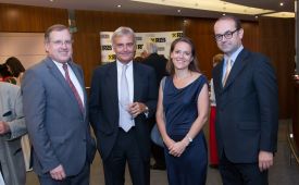 PR-Wissenschaftspreisverleihung 2014 vlnr.: Ernst Rosi (Senior Advisor des Vorstandes der RZB), Wolfgang Hötschl (Vorsitzender des Wissenschaftlichen Senats des PRVA, CEO Kelly