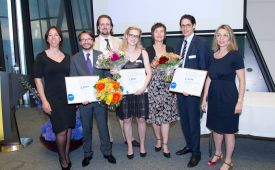 PRVA-Wissenschaftspreis 2014 PreisträgerInnen der Donau-Universität Krems vlnr.: Rosemarie Nowak, Dirk Schart, Michael Roither, Julia Kuntz, Brigitte Reiter, Thomas Marecek, Silvia Ettl-Huber. ©Jana Madzigon
