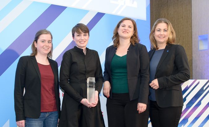 v.l.n.r.: Meike Kolck-Thudt (ZARA), Sigi Maurer, Sandra Konstatzky (Gleichbehandlungsanwaltschaft), Julia Wippersberg (PRVA-Präsidentin), © APA Fotoservice/Martin Hörmandinger