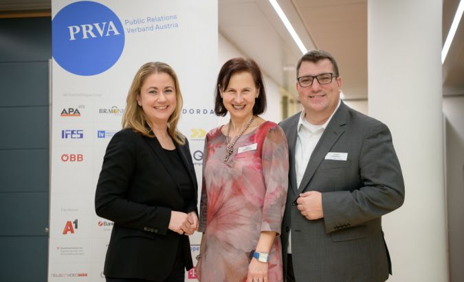 v.l.n.r.: Julia Wippersberg, Karin Wiesinger, Jürgen Gangoly
© APA Fotoservice / Martin Hörmandinger