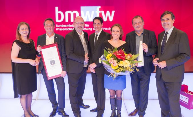 Julia Wippersberg (PRVA-Präsidentin), Michael Opriesnig, Gerald Czech, Thomas Marecek, Andrea Winter, Robert Dempfer (Österreichisches Rotes Kreuz), Matthias Tschirf (Sektionschef bmwfw) © Hörmandinger/APA Fotoservice