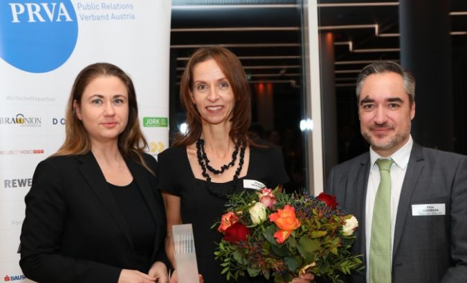 Julia Wippersberg (PRVA-Präsidentin), Brigitte Mühlbauer (asoluto), Peter Kleemann (Vienna Int. Airport) © APA Fotoservice