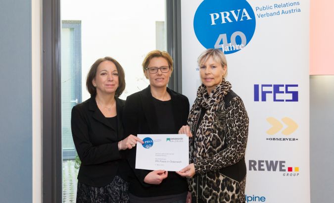 v.l.n.r.: Sabine Pöhacker/ PRVA Arbeitskreis Wissenschaft und Bildung, Studienautorin Astrid Spatzier/Universität Salzburg und PRVA Präsidentin Ingrid Vogl präsentieren die aktuelle Berufsfeldstudie für PR (Foto: Jana Madzigon)