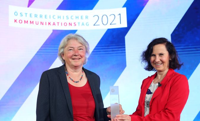 Elisabeth Puchhammer-Stöckl (MedUni Wien) und Karin Wiesinger (PRVA-Präsidentin) © APA-Fotoservice/Ludwig Schedl