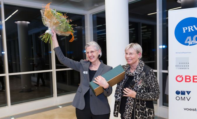 Renate Skoff wird als stellvertretende Vorsitzende des PR-Ethik-Rates verabschiedet. © PRVA/Jana Madzigon