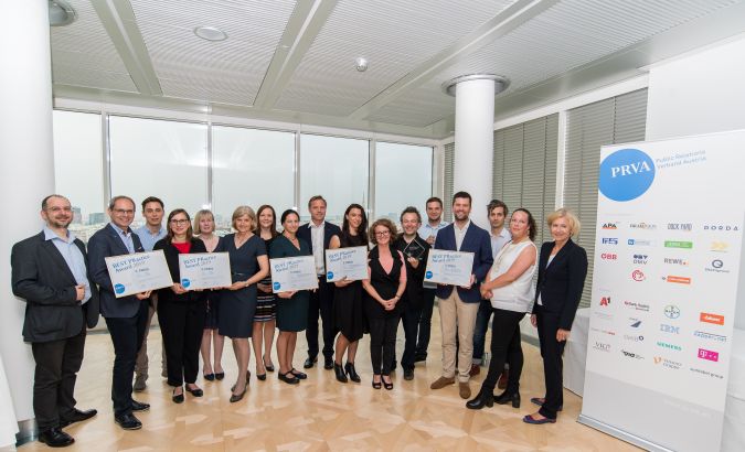 rnl: Bettina Gneisz-Al-Ani (Juryvorsitzende), Ulrike Kolb (News on Video), Jakob Würzl (Virtual Identity), Sven Pusswald, Max Wegscheider (ÖBB), Markus Riedl (News on Video), Angelika Rädler (PRVA-Generalsekretärin), Sabine Skomorowski, Robin Rumler, Natalie Kager (Pfizer), Kerstin Gutlederer (Newsroom GmbH), Gabriele Mörth, Doris Schölnast, Daniela Kaser, Jakob Leissing, Gernot Kohl, Joachim Pötz (FH St. Pölten), © Michael Gruber