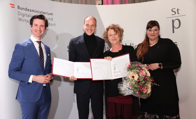 v.l.n.r.: Florian Frauscher (BMDW), Moritz Arnold (Grayling), Gudrun Pallierer (AMS), Ingrid Gogl (PRVA) © APA Fotoservice / Ludwig Schedl