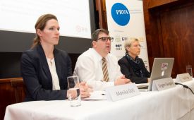 Pressegespräch Österreichisches PR-Gütezeichen vlnr.: Monika Döll (Saint-Gobain Isover Austia), Jürgen Gangoly (PRQA), Ingrid Vogl (PRVA). ©Jana Madzigon