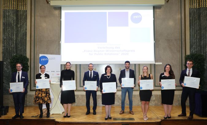 V.l.n.r: Matthias Nizinski, Nina Sturm, Clara Wimmer, Philip Marchl, Christine Perkonigg, Mario Koren, Anika Sauer, Julia Martinshausen, Philip Wamprechtsamer © Ludwig Schedl / APA-Fotoservice
